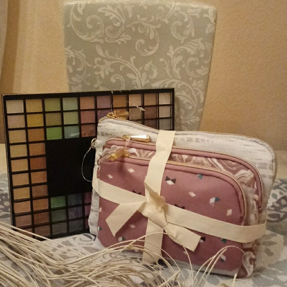 3 Piece Makeup Set